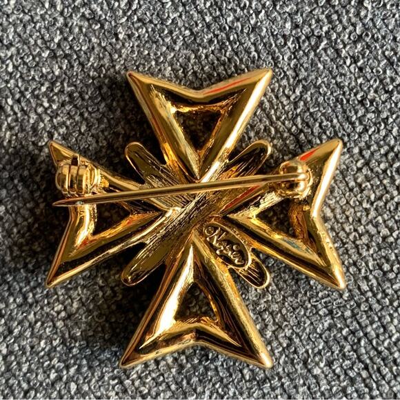 Napier Vintage Brooch Maltese Cross Gold tone Swarovski Crystal - Picture 10 of 11